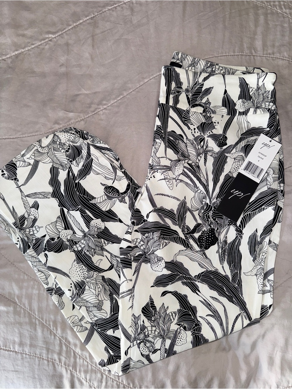 Uplift Black & White Botanical Cropped Pants
